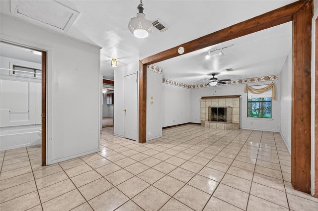 10063 Lake Shore Drive, Montgomery, TX 77316