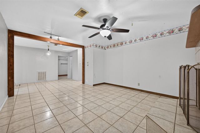 10063 Lake Shore Drive, Montgomery, TX 77316