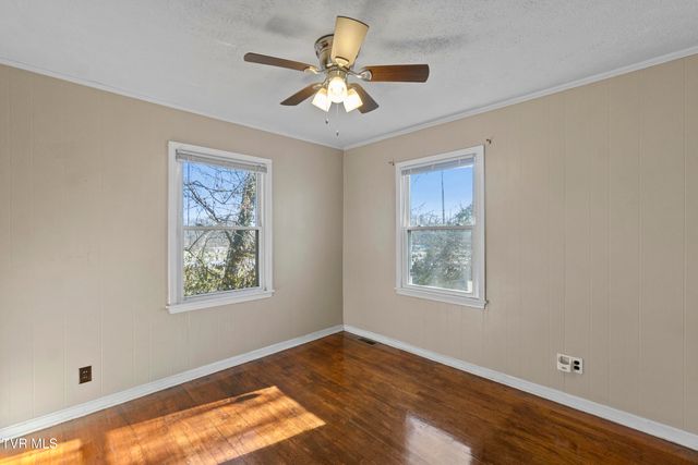 212 Young Street, Johnson City, TN 37601