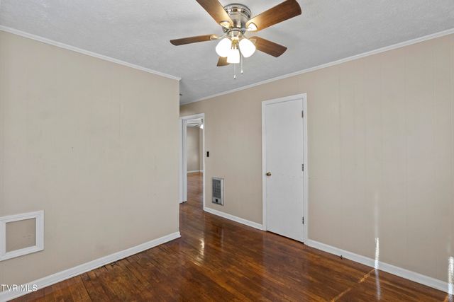 212 Young Street, Johnson City, TN 37601