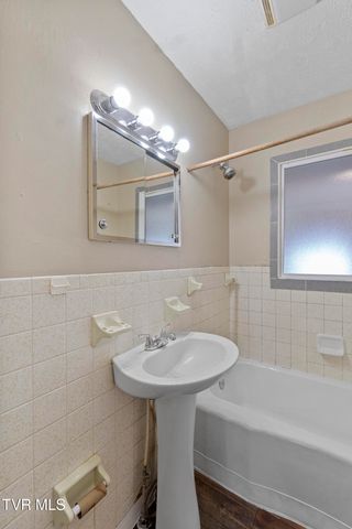 212 Young Street, Johnson City, TN 37601