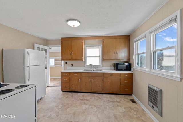 212 Young Street, Johnson City, TN 37601