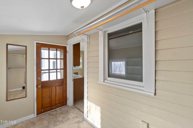 212 Young Street, Johnson City, TN 37601