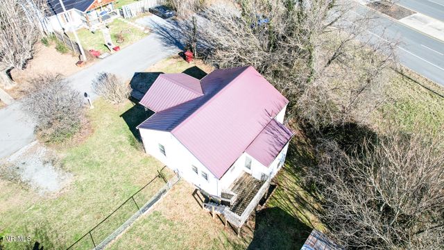 212 Young Street, Johnson City, TN 37601