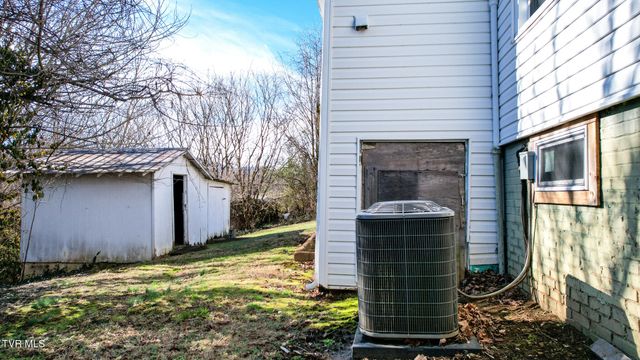 212 Young Street, Johnson City, TN 37601