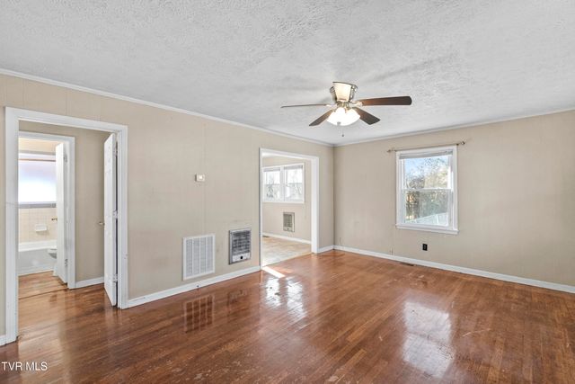 212 Young Street, Johnson City, TN 37601