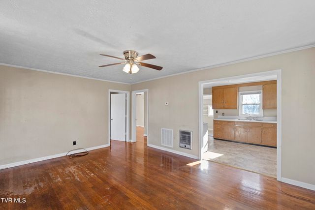 212 Young Street, Johnson City, TN 37601