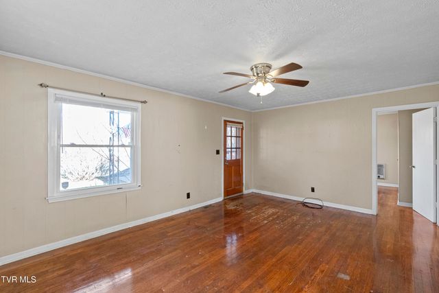 212 Young Street, Johnson City, TN 37601