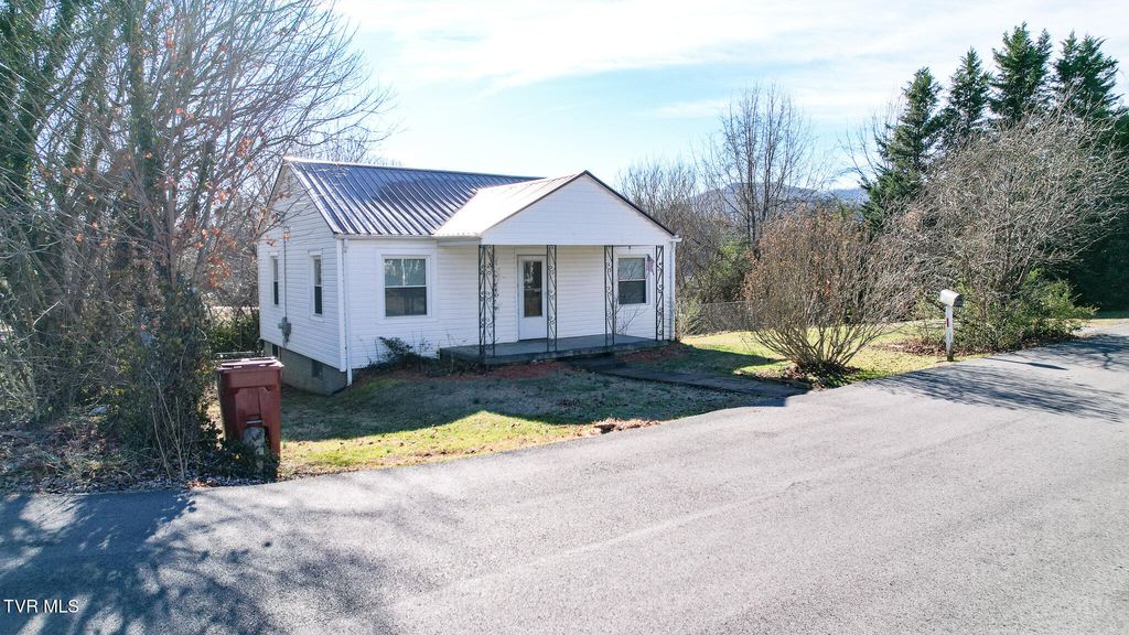 212 Young Street, Johnson City, TN 37601