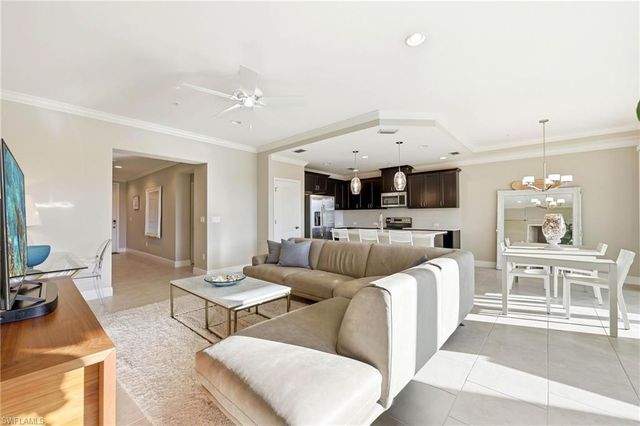 6980 Avalon CIR # 1102, Naples, FL 34112