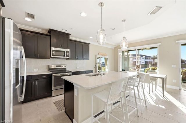 6980 Avalon CIR # 1102, Naples, FL 34112