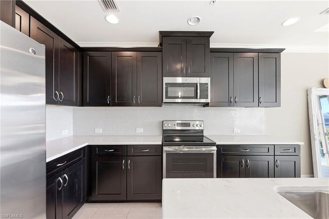 6980 Avalon CIR # 1102, Naples, FL 34112