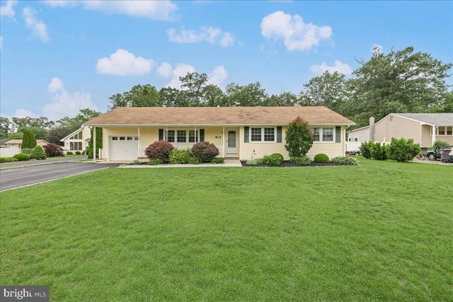 12 WOODLAWN AVE, Newfield, NJ 08344