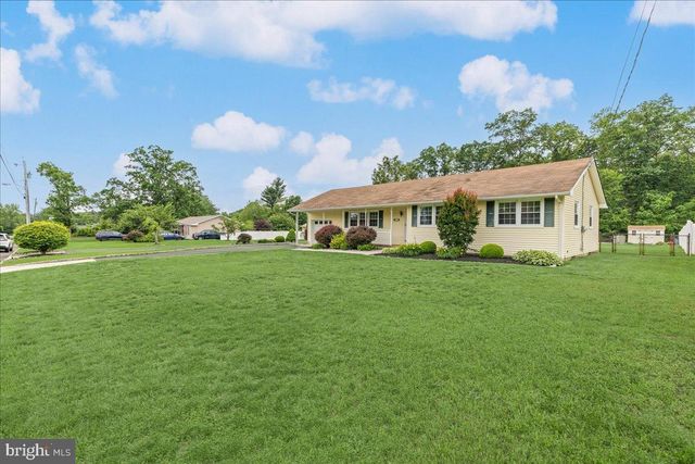 12 WOODLAWN AVE, Newfield, NJ 08344