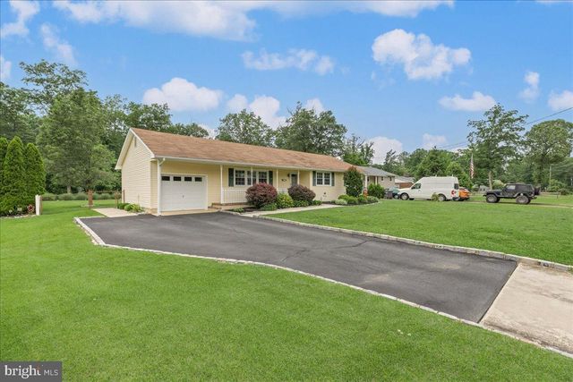 12 WOODLAWN AVE, Newfield, NJ 08344