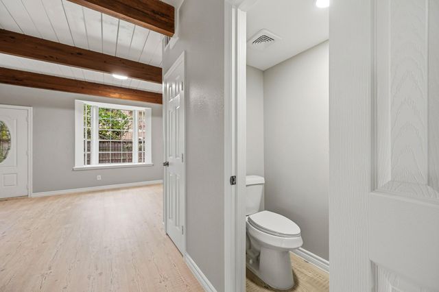 5382 Brownway Street D39, Houston, TX 77056