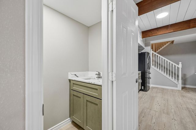 5382 Brownway Street D39, Houston, TX 77056