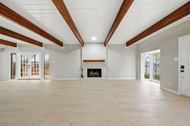5382 Brownway Street D39, Houston, TX 77056