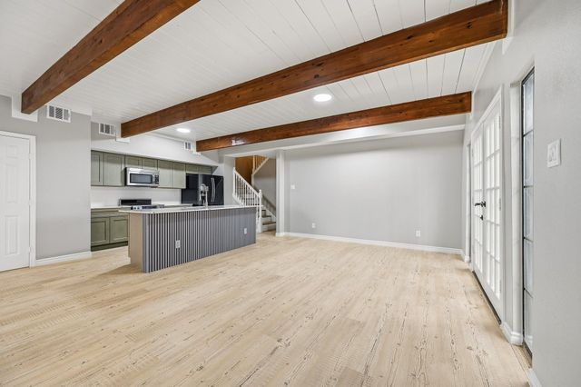 5382 Brownway Street D39, Houston, TX 77056