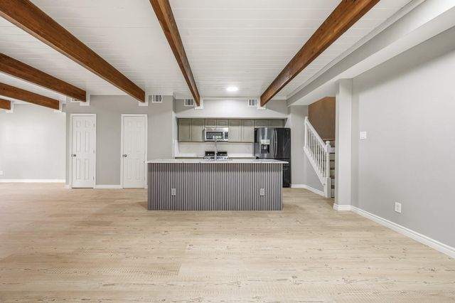 5382 Brownway Street D39, Houston, TX 77056