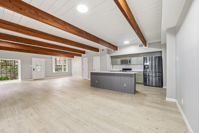 5382 Brownway Street D39, Houston, TX 77056
