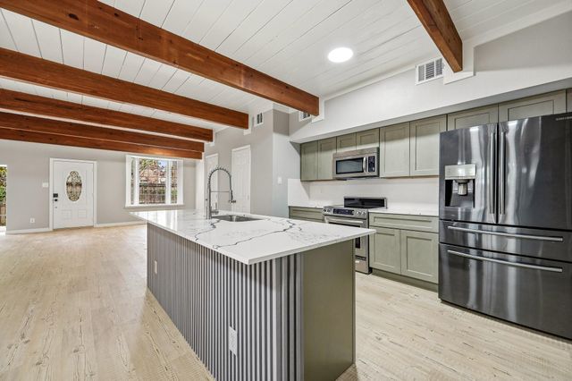5382 Brownway Street D39, Houston, TX 77056