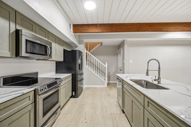 5382 Brownway Street D39, Houston, TX 77056
