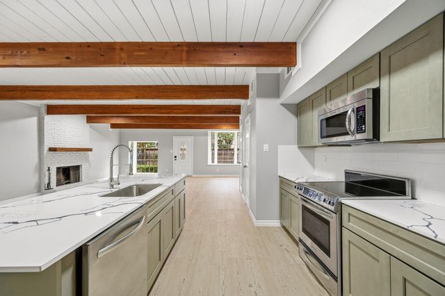 5382 Brownway Street D39, Houston, TX 77056