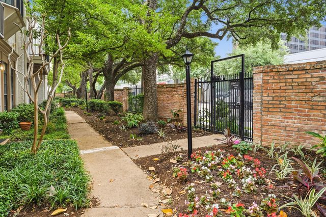 5382 Brownway Street D39, Houston, TX 77056