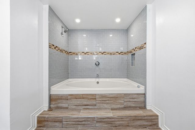 5382 Brownway Street D39, Houston, TX 77056