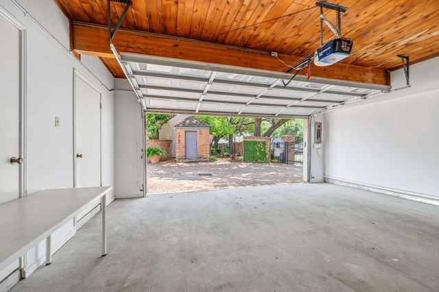 5382 Brownway Street D39, Houston, TX 77056