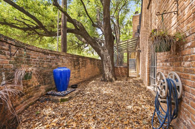 5382 Brownway Street D39, Houston, TX 77056