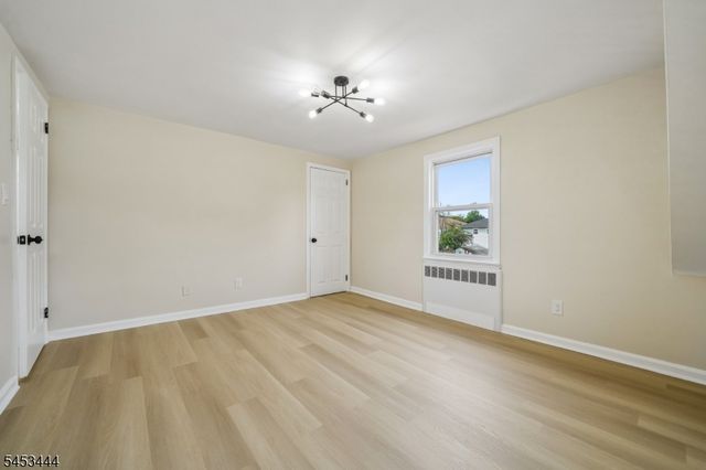 124 Woodruff Pl, Hillside Twp., NJ 07205