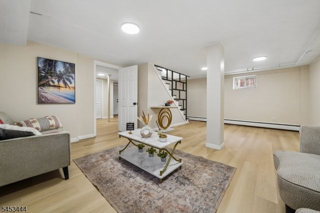124 Woodruff Pl, Hillside Twp., NJ 07205