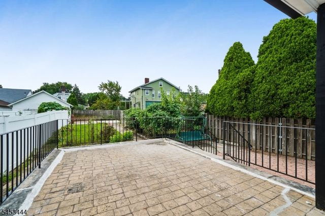 124 Woodruff Pl, Hillside Twp., NJ 07205