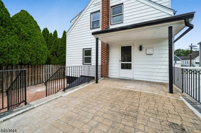 124 Woodruff Pl, Hillside Twp., NJ 07205