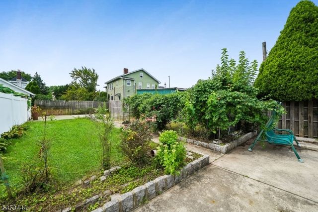 124 Woodruff Pl, Hillside Twp., NJ 07205