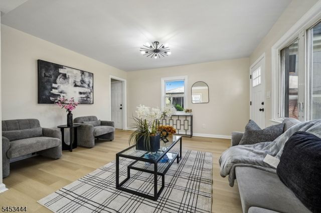 124 Woodruff Pl, Hillside Twp., NJ 07205