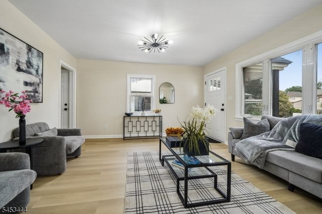 124 Woodruff Pl, Hillside Twp., NJ 07205