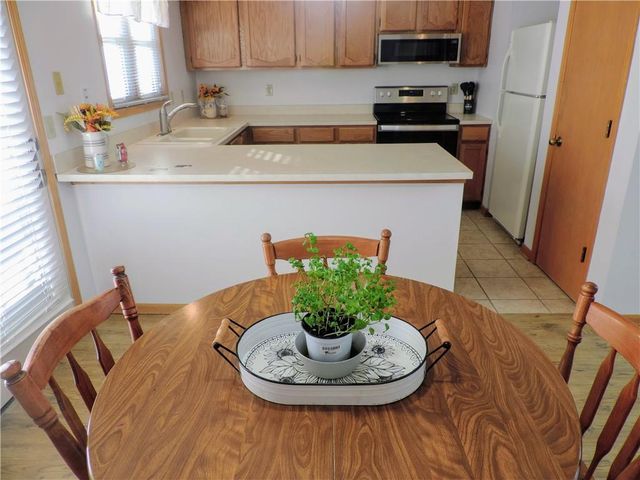 12310 E 43rd Street S B10, Independence, MO 64055