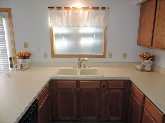 12310 E 43rd Street S B10, Independence, MO 64055