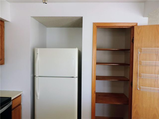 12310 E 43rd Street S B10, Independence, MO 64055