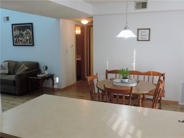 12310 E 43rd Street S B10, Independence, MO 64055