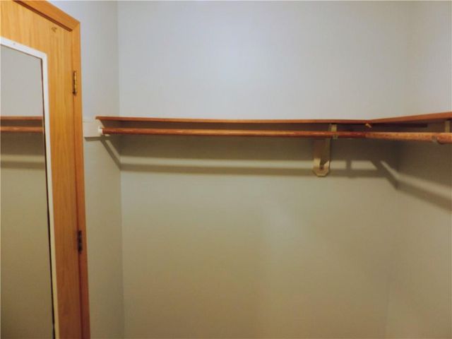 12310 E 43rd Street S B10, Independence, MO 64055