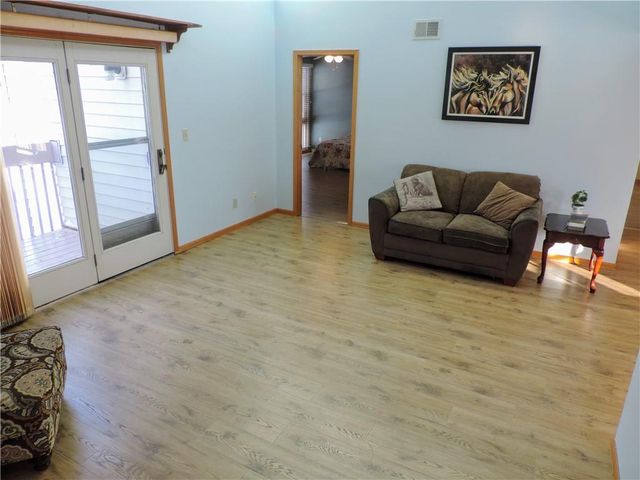 12310 E 43rd Street S B10, Independence, MO 64055