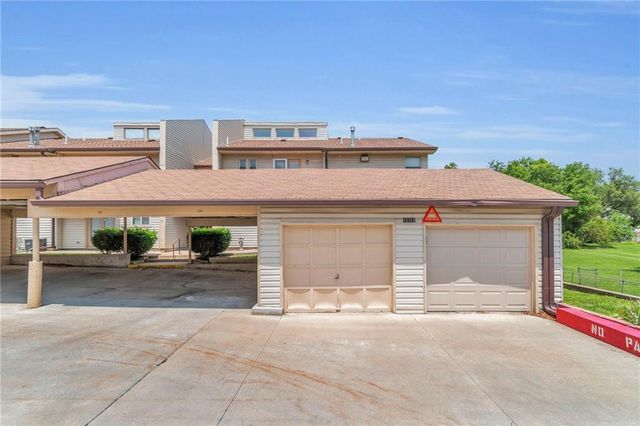 12310 E 43rd Street S B10, Independence, MO 64055