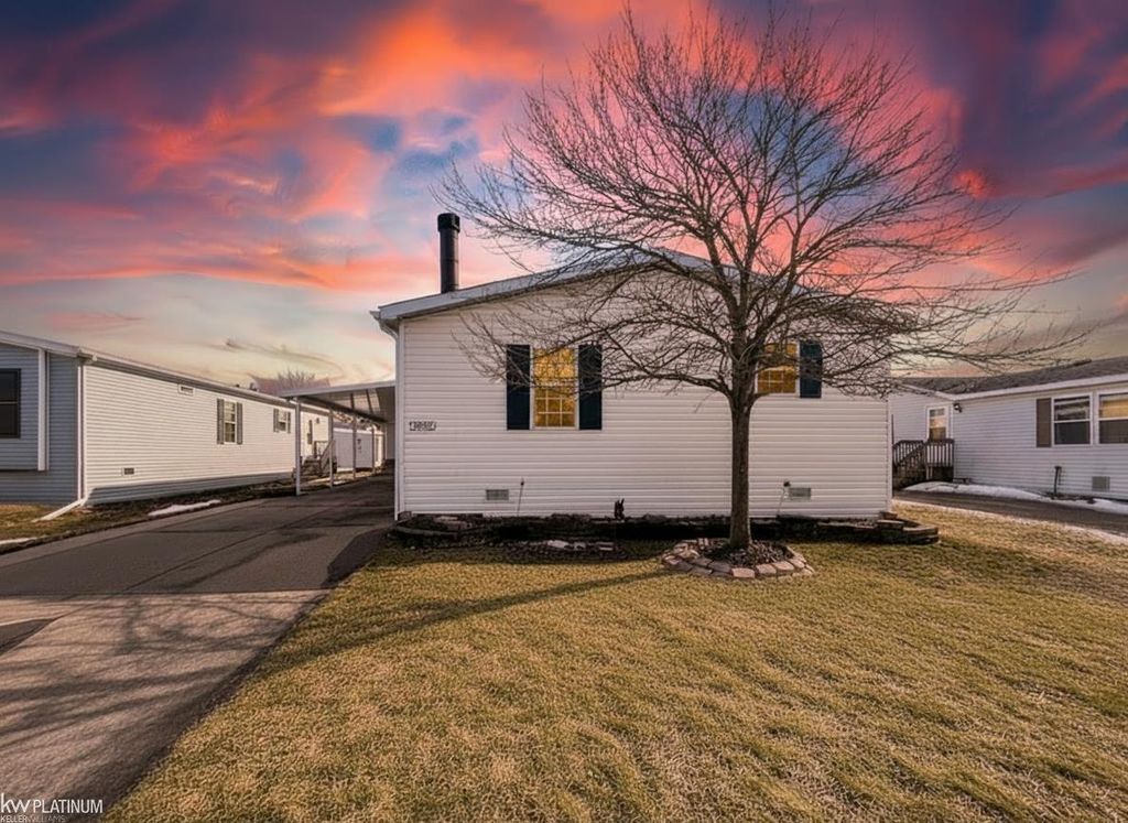 43510 Colonial Drive, Clinton Township, MI 48036