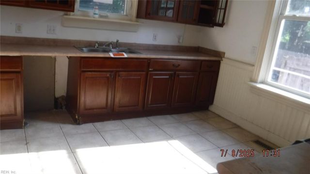 1037 Holladay ST, Portsmouth, VA 23704