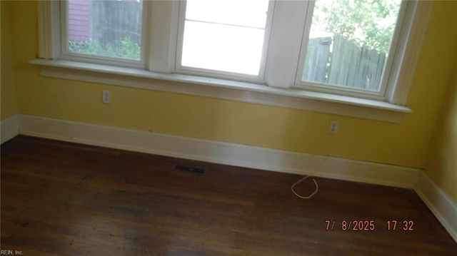 1037 Holladay ST, Portsmouth, VA 23704