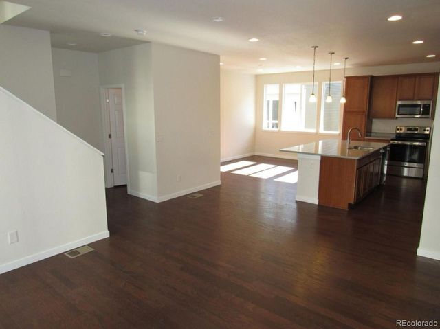 15801 E Broncos Place, Englewood, CO 80112
